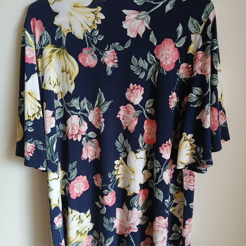 Short sleeve floral stretch shirt women’s blouse Size 2X - Picture 10 of 11